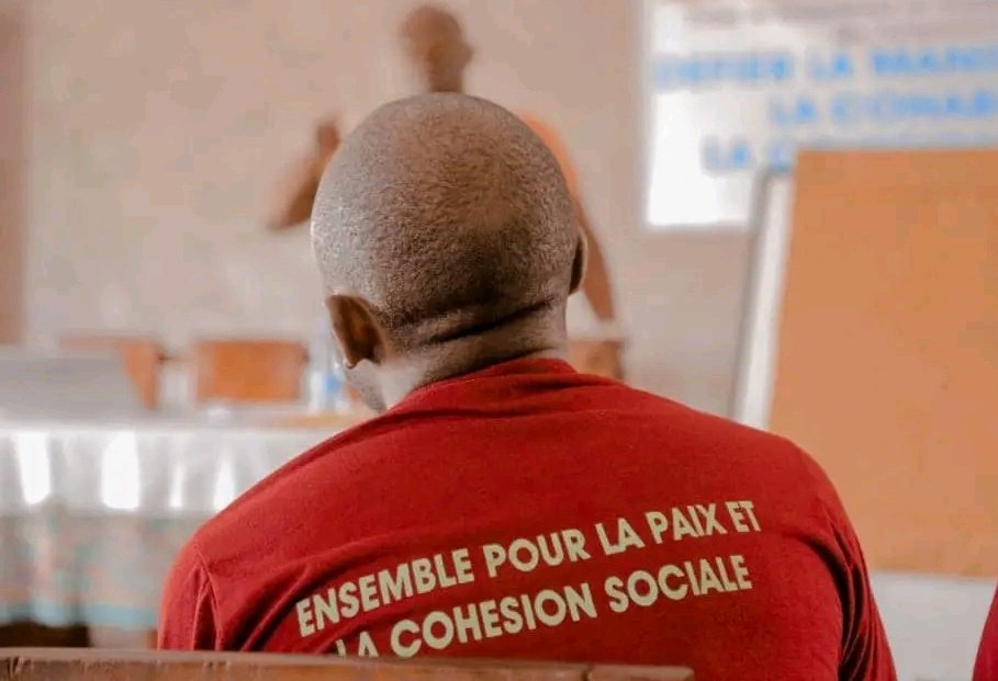 Cjv001's tweet photo. En ce jour où il est célébré internationalement la journée de la paix, le Club des Jeunes pour la Vie se joint à toute personne victime de conflit.

Aux Gouvernements et Organisations qui militent pour la paix de mettre tout en œuvre pour que la paix, soit une réalité.

CJV/RDC https://t.co/JNu1BbN4Yc