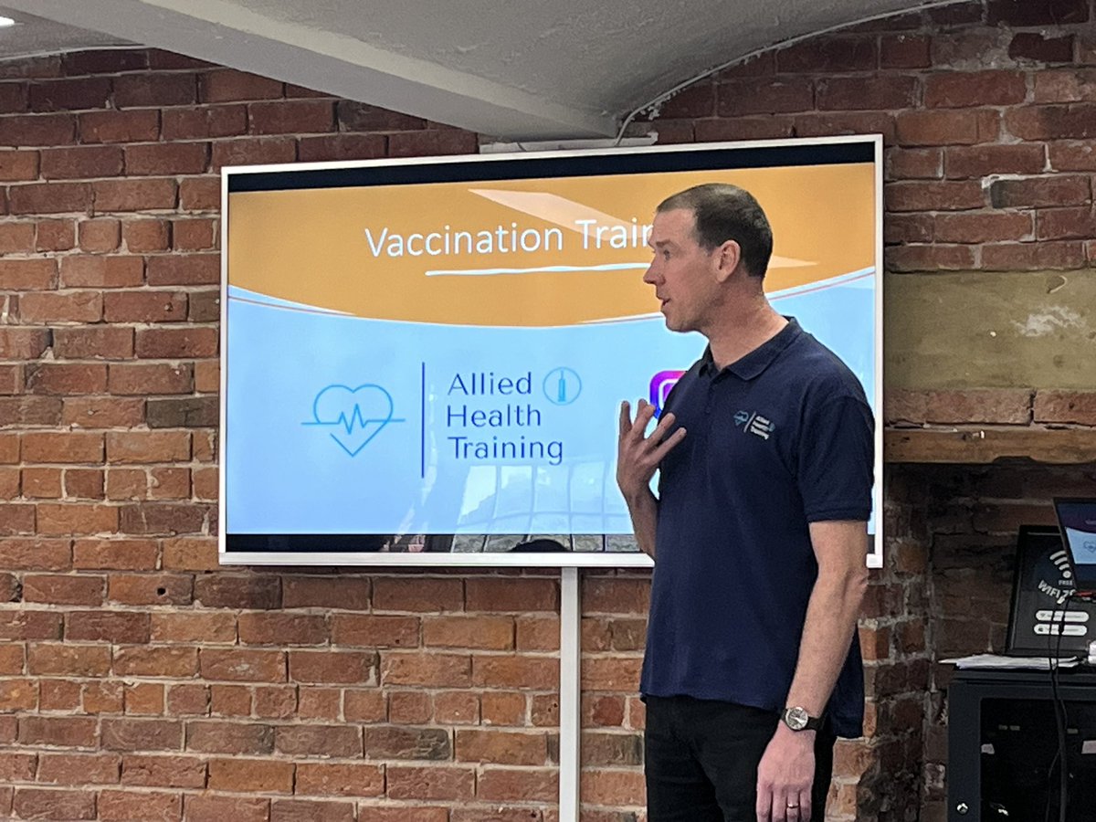 ComPharmLSC's tweet image. CE joined Rob @AHTraining1 today for another dual vaccination training session being held at Preston for our contractors and their teams ahead of another busy flu season… Many thanks for supporting our teams