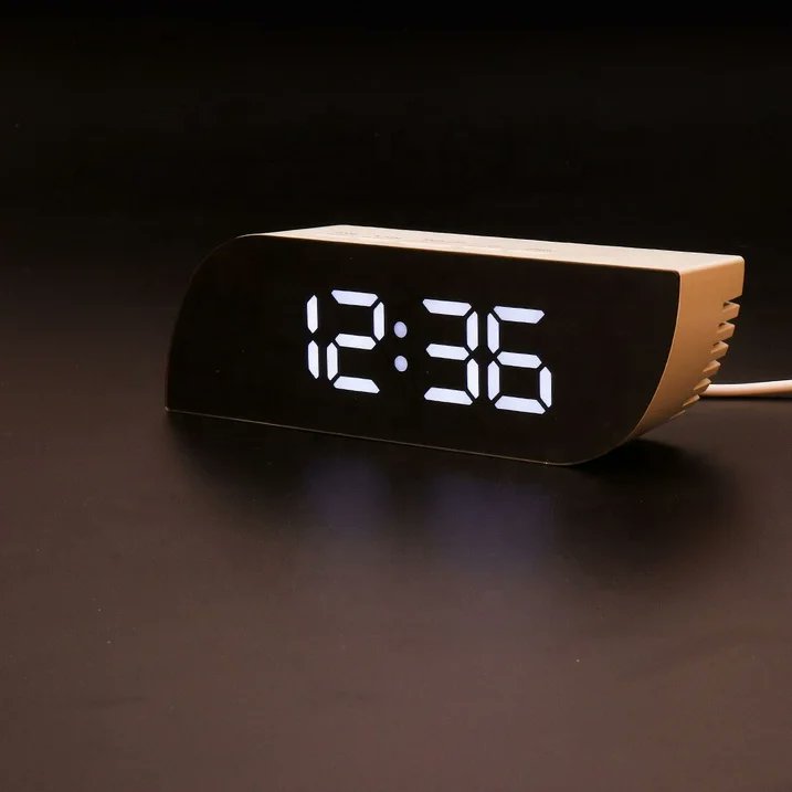 ErricoMichelle's tweet photo. Buy Clocks Online at Best Price in - Walmart Platform

New LED Digital Clock Electronic Table Clock Alarm Clock Wall Glowing Hanging Clocks. 
#DigitalAlarmClock #AlarmClock #Clock 
Get 70% Offer on - https://t.co/OPkN5Rbjcu https://t.co/3BjK5DciH4