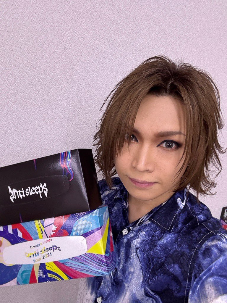 kiryuintw's tweet photo. 和歌山ビッグホエールにて
#backnumber対バンツアー
#antisleepstour2024 
和歌山公演1日目終わりました！皆さんありがとうございました(^-^)
会場がデカい！🐳
いや〜終始楽しかった✨
みんなで並んでお辞儀してツアーファイナルみたいな終わり方でしたが明日も宜しくお願いします！🙏
#backnumber https://t.co/3mvTvbNp6j