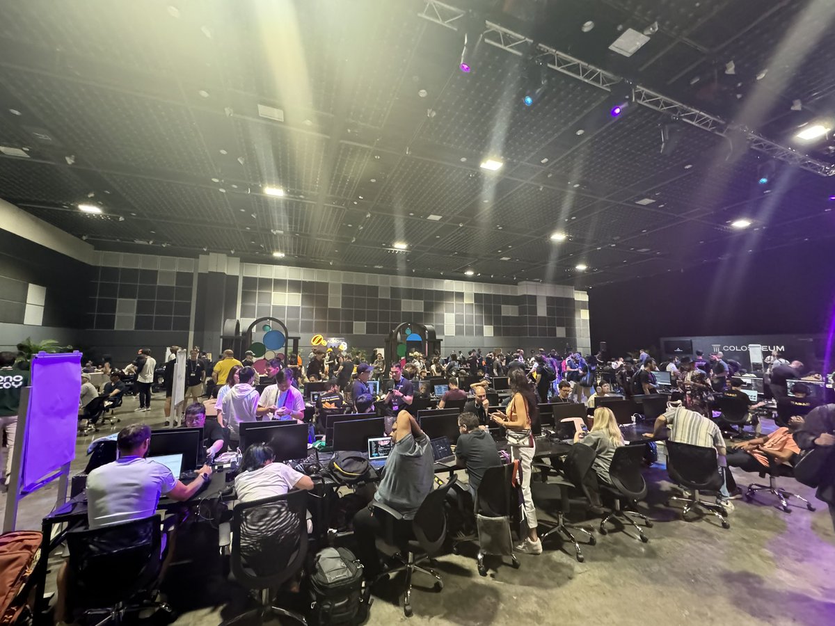 colosseum's tweet image. Thanks to all the builders at @SolanaConf who entered Colosseum’s Hackathon Arena!

And much love to all the devs &amp;amp; founders who stayed home to grind on their @Solana Radar Hackathon products.

We’re honored to support the ecosystem as its incredible growth accelerates.

Higher.