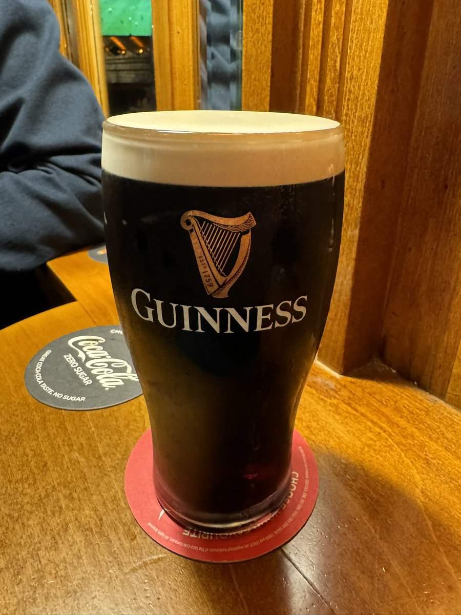 simonhpirie's tweet photo. In the land of the gods for a day.. #dublin #guinness #quickvisit https://t.co/WN3OE6A72o