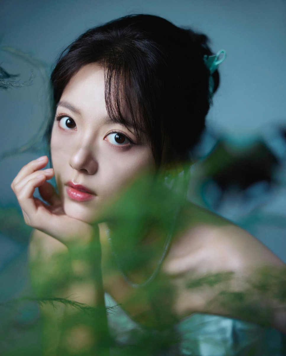 #ZhaoJinmai for the 34th Feitian Awards Ceremony

More snaps - weibo.com/6670517617/508…