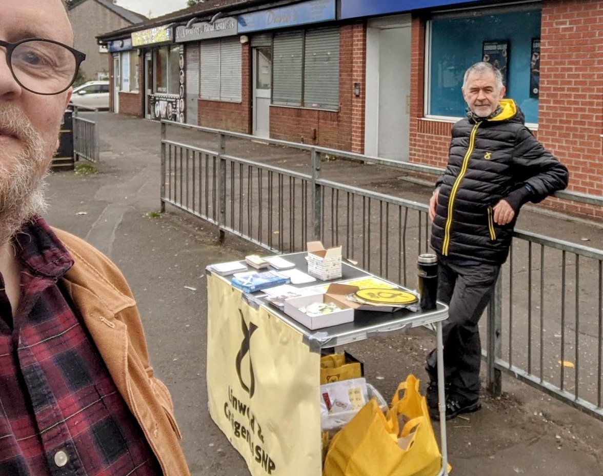 LinwoodAndCSNP's tweet image. Street stall in Linwood today as part of #ActiveSNP #DayOfAction