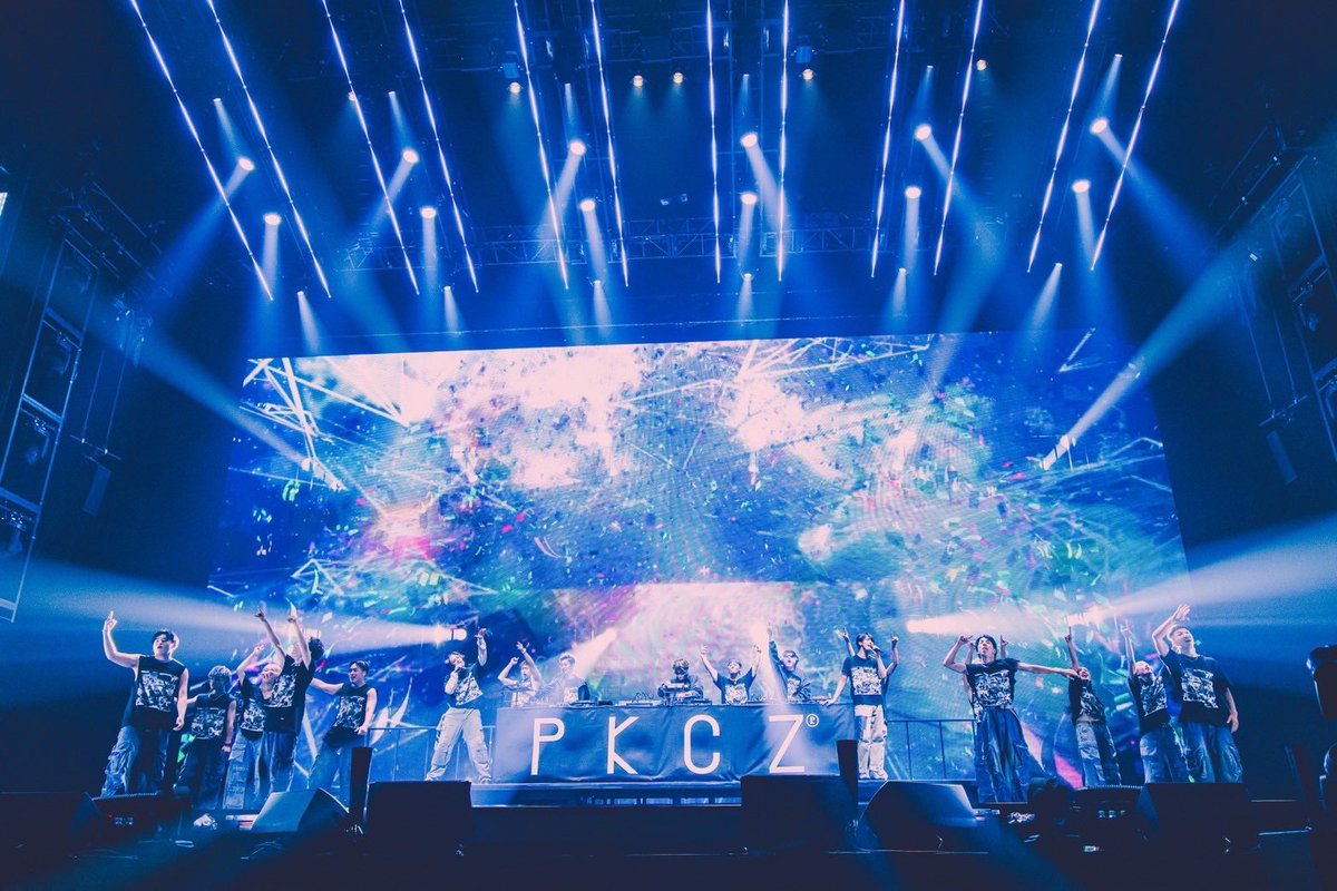 sanoreofficial's tweet photo. 静岡最高の盛り上がりをありがとうございます!!皆さんの声が胸に響き、届きました!!
スペシャルサポメンゲストにPKCZの皆様🙏🏻ぶち上がり過ぎました、、、😭
次は横浜アリーナ!!二日間とも違うスペシャルサポメン、、、かなりヤバい、、、
皆様待ってます🙏🏻🔜
#GENERATIONS #GENERATIONS2_0 https://t.co/4USPrybd0f