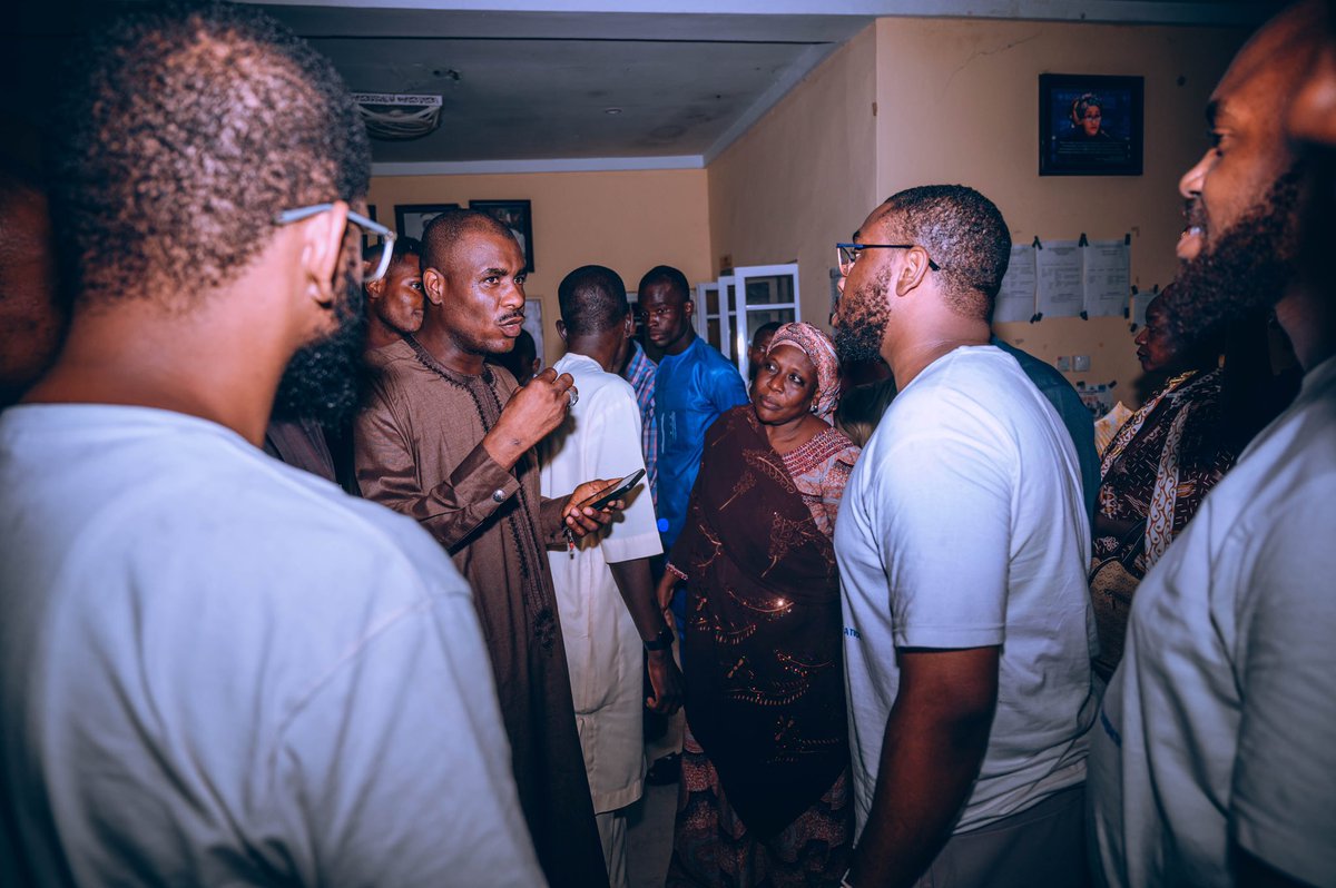 passifoundation's tweet photo. We visited the royal palace and provided support to those they were sheltering. 
We expressed our gratitude to the palace for opening a wing of their home to care for their community during such a difficult time. #pcdfng https://t.co/4ILoChFCPl