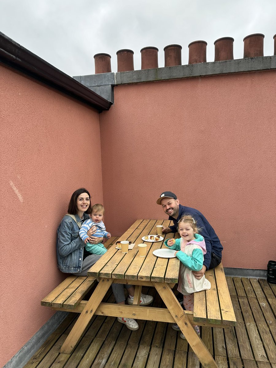 CampHillGate's tweet photo. Enjoying all my visitor’s today for @Glasgowdodf I am open till 5pm. Lots of lovely cake available on the roof. https://t.co/Z5tDXJ1eNS