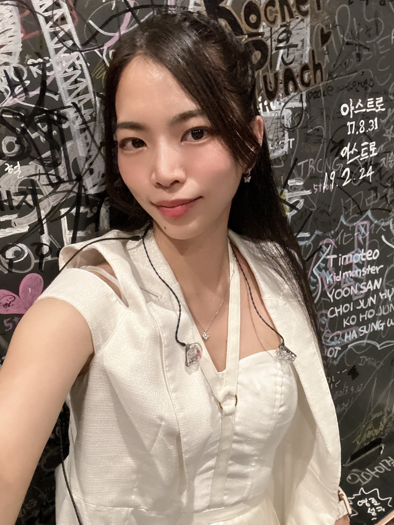 lovebites MIYAKO フォトブック サイン入りポストカード付き m57383200455_1.jpg?1732952813