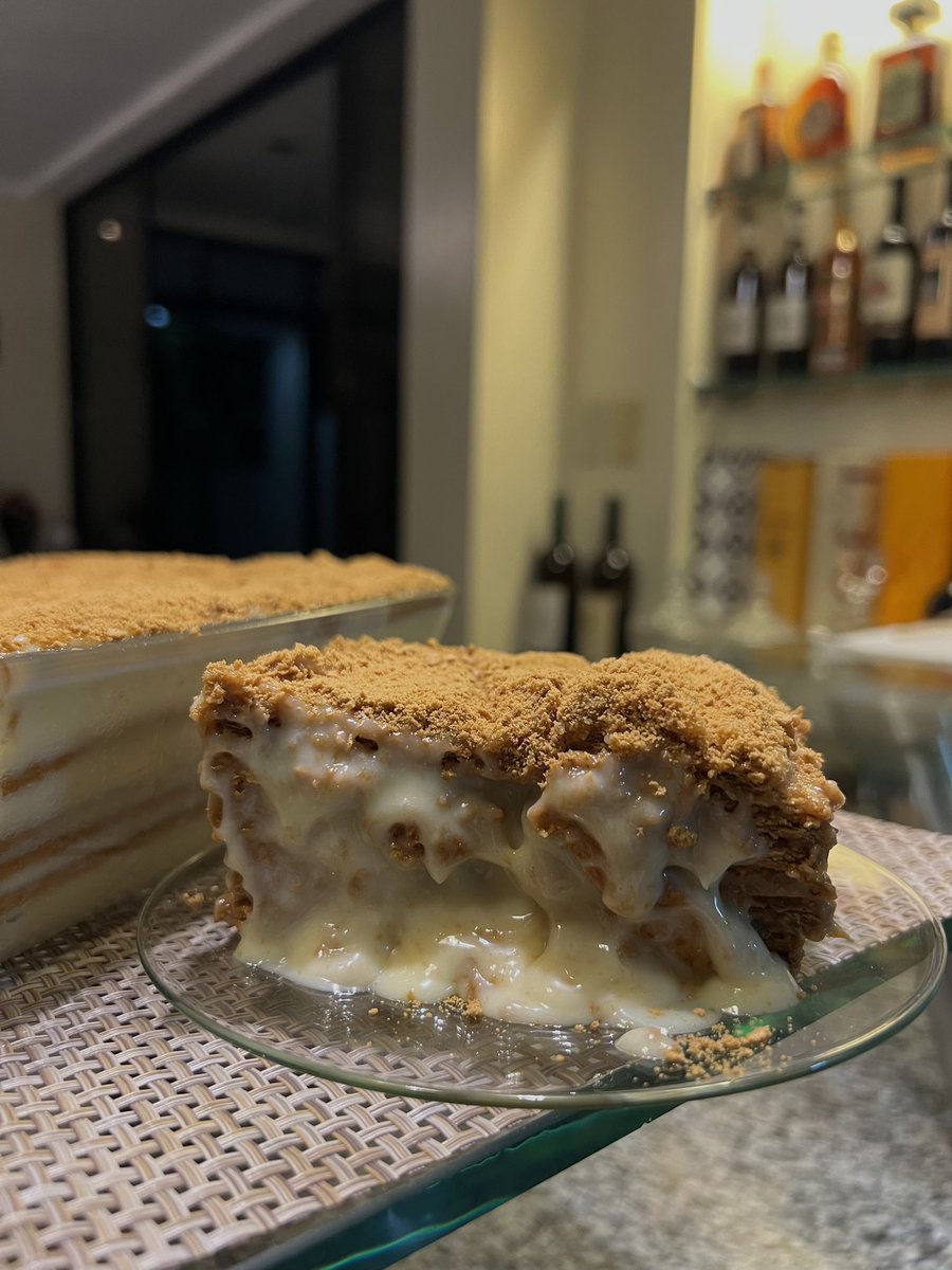 azndanii's tweet photo. Nomnom 🍊🍰 https://t.co/ezeNQkTbIc