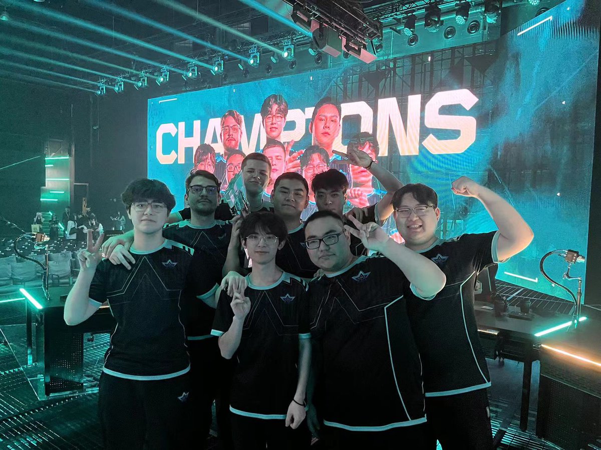 Kr1stalru's tweet photo. Haha finally 
3-0
Thank you all for your congratulations and support, after the first defeat I left social networks completely, because I wanted to fully focus on the game and it worked, nothing is known about my future yet https://t.co/t6XoJUiDiZ