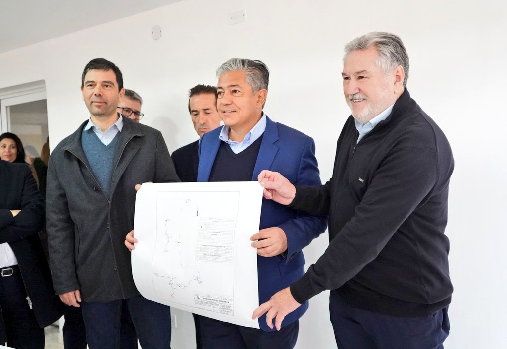 Rolo_Figueroa's tweet photo. EL GAS PRIMERO PARA LOS NEUQUINOS 

Además de Guañacos y los Miches, se conectará a Las Ovejas y otras localidades a la red de gas natural gracias al trabajo de nuestra empresa estatal Hidenesa. Es un progreso enorme para el norte neuquino.

Cuándo decimos gas para los neuquinos, decimos gas para los neuquinos y lo hacemos. Vamos a llegar progresivamente con gas natural a Cayanta, a Los Carrizos, a Bellavista, y también vamos a poder llegar hasta Las Ovejas.