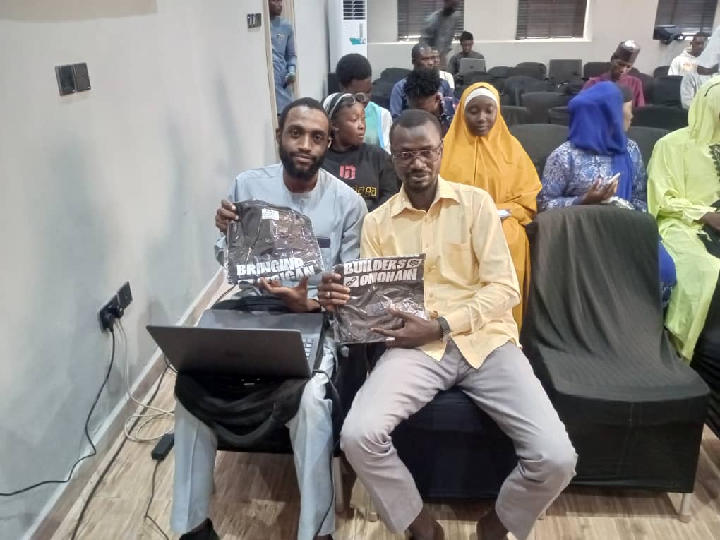 dDevAhmed's tweet image. #onchainbuildersprogram #liskxayaroadshow at @AlmaraHub with @ayahq_
 @LiskHQ
 @Vickish11
 @SeunPayne