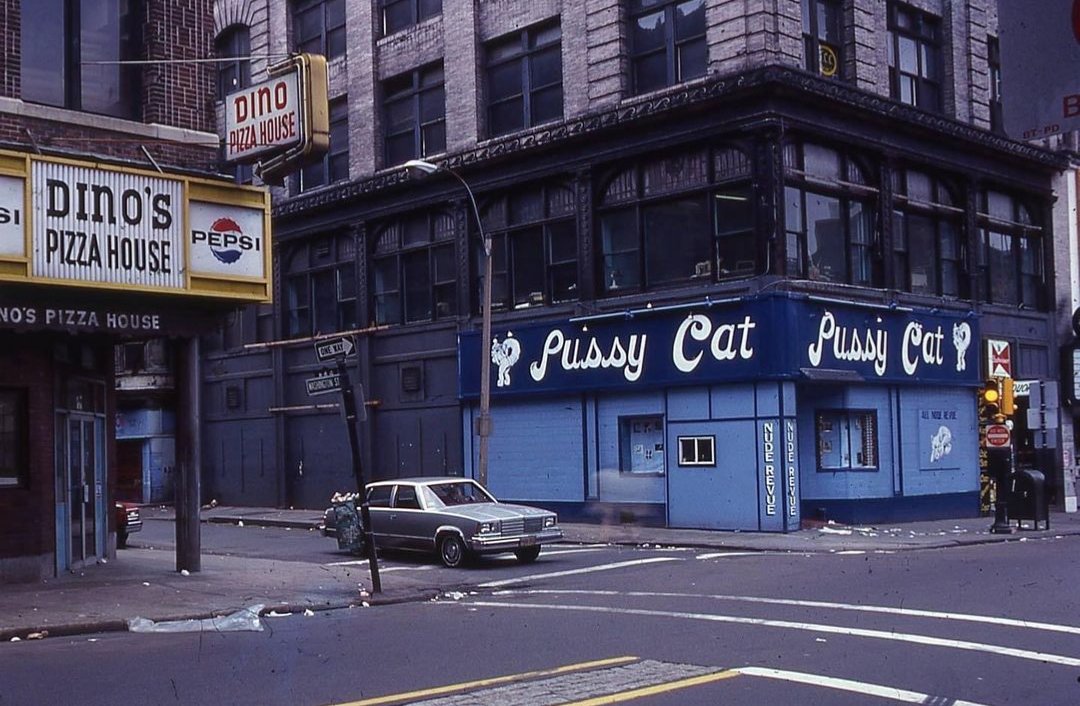 OldSchoolBoston's tweet photo. Washington &amp; Beach 1980s.( Robert Post photo) https://t.co/32E5jBtAUm