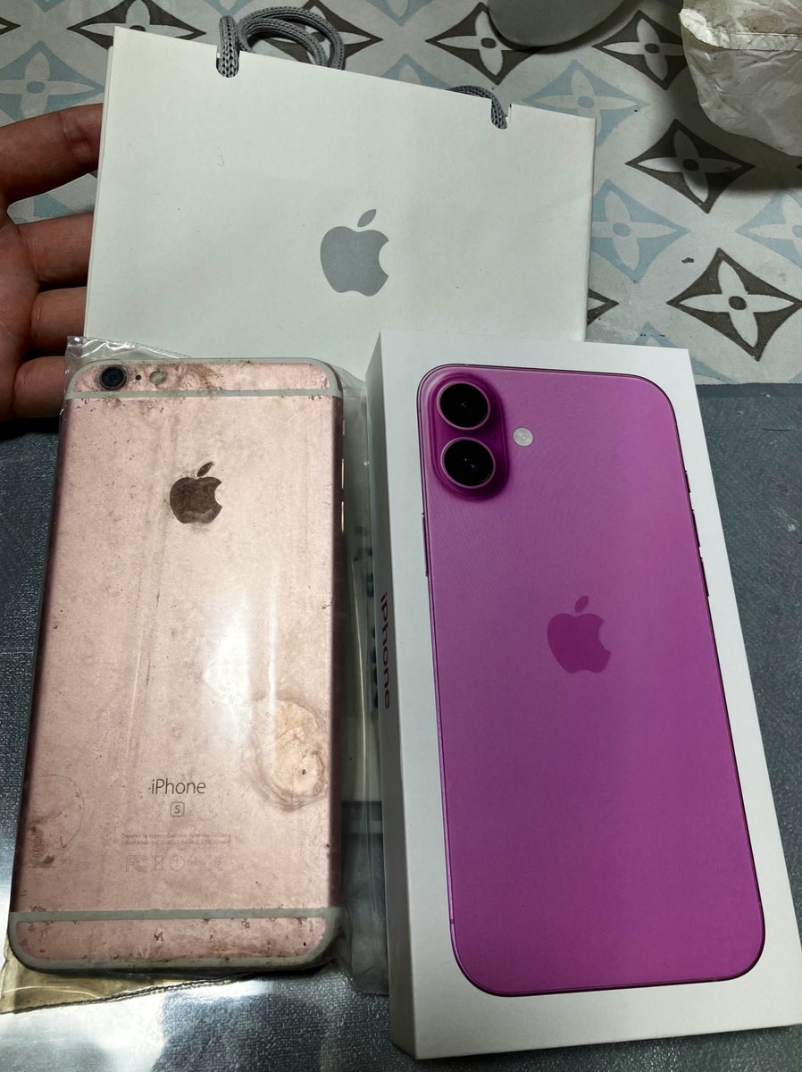 AV_TAPIOCA's tweet photo. 6 plus to 16 plus
Kids to teenagers
時代的眼淚
六變成十六
#oldtime #時代的眼淚 #6to16
#rosegold #rosepink
#iphone6plus
#Iphone16plus https://t.co/FMymOXJl5N