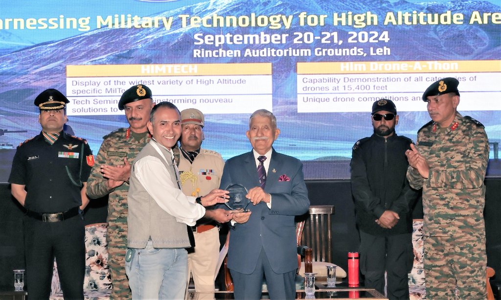 NorthernComd_IA's tweet photo. Hon'ble Lt. Governor of #Ladakh, Brig (Dr) BD Mishra (Retd), graced the #HimTechSymposium & #HimDronathon2 in Leh, organized by #IndianArmy and @ficci_india.
The event showcased cutting-edge defence technology for high-altitude areas. Lt. Governor felicitated Indian Defence Industries for their contribution to enhancing nation's defence capabilities.
The symposium will be open to the public from 3 PM on 21 Sep 2024.
#DefenceInnovation #HighAltitudeDefence
@lg_ladakh
@prodefleh
@adgpi
@DefMinIndia