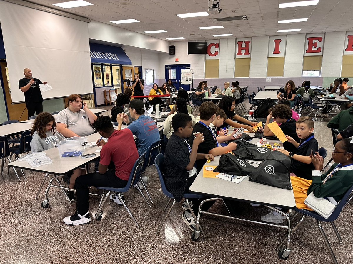 ActivitiesLMS's tweet image. The #Lancers are proudly representing diversity through collaboration and fun at the annual TIDE Coalition held at Kempsville HS. #OneTeamOneHeartbeat @Landstownms @MrLang5ton @VbcpsDEI