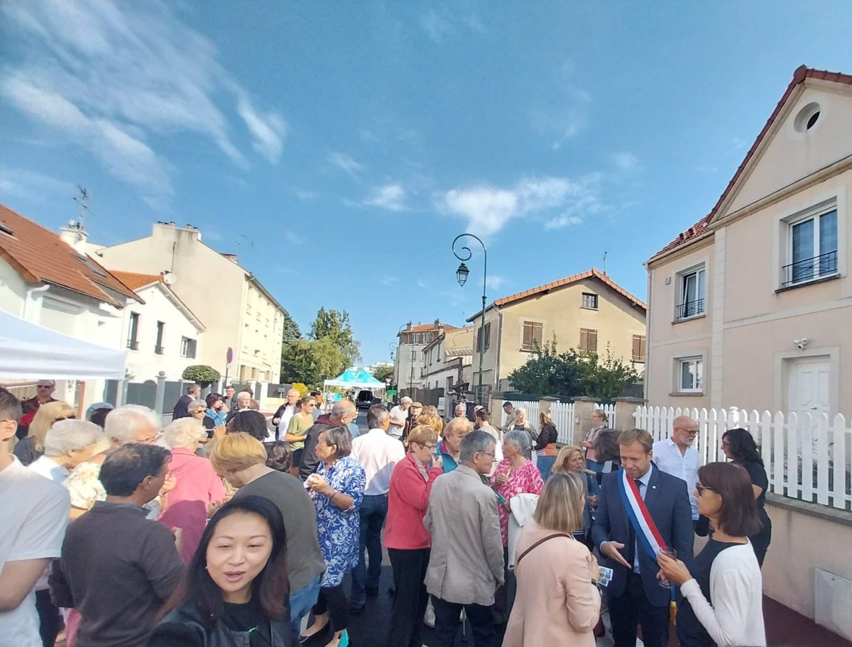 #Clamart 
Quel plaisir d’inaugurer l’avenue de la Sygrie entièrement rénovée ! 

En tout, ce sont plus de 3,5 millions d’€ qui ont été investis par le Territoire <a href="/vallee_sud/">Vallée Sud - Grand Paris</a> pour embellir et sécuriser cette voirie. La preuve de l’efficacité de la mutualisation des compétences.