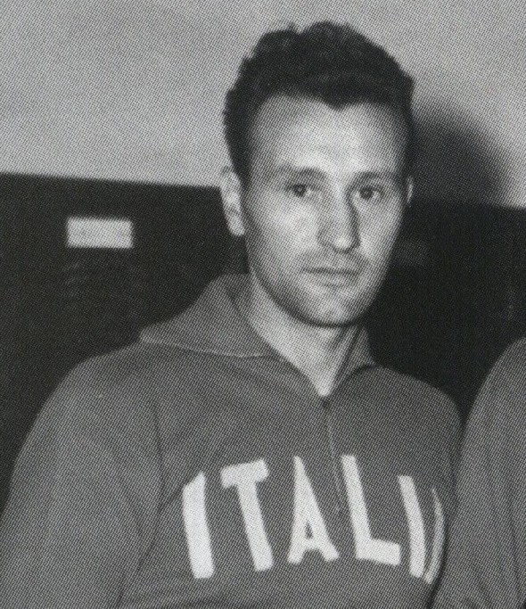 alberto_sanavia's tweet photo. #5ottobre 1920, #Venezia: nasce il cestista e allenatore Egidio #Marsico, noto come Gigi. Sarà Amerigo Penzo a volerlo alla Reyer, dove trascorrerà 31 anni tra giocatore e coach, diventando uno dei più rappresentativi. Morirà il #5aprile 2002 https://t.co/gGoqjnOgD7