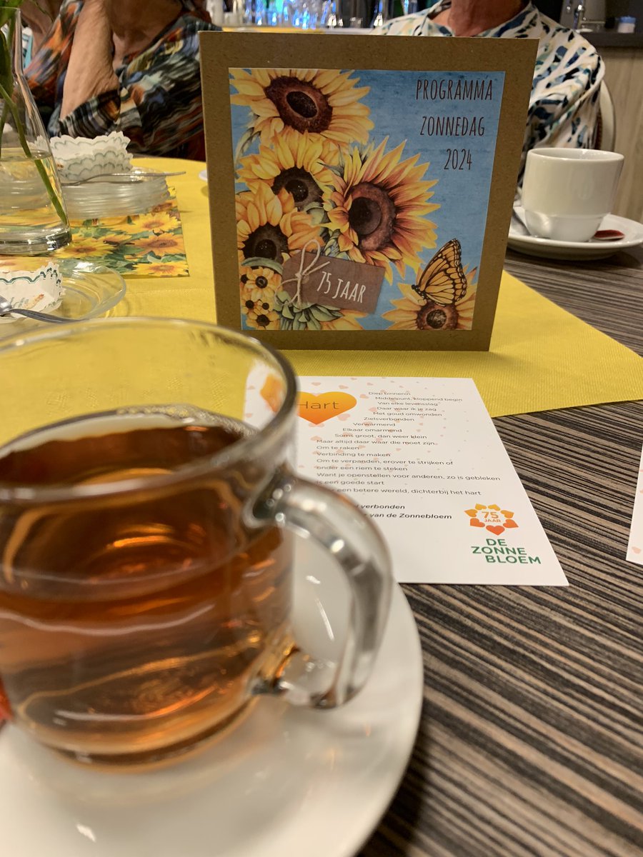 In Middelaar vieren we vandaag 75 jaar Zonnedag van de Zonnebloem. In een volle zaal is er een top programma samengesteld en hoe leuk is het dat ik daar bij mag zijn. Dank voor de uitnodiging! <a href="/MookMiddelaar/">Mook en Middelaar</a>