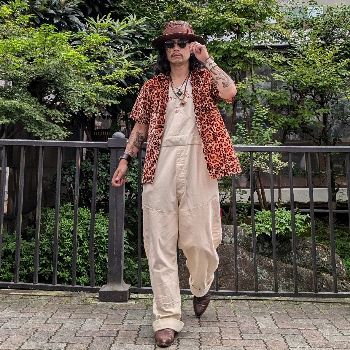 endomanwear's tweet photo. 本日のコーデ
#antiquehat 30's
#rayban 90's
#hanes 70's
#vintageheadlight 50's
#tonylama 90's

毎日ユーチューブのメンバーシップにてコーディネートのガッツリ解説を毎日してますー！
メンバーシップ登録よろしくね

https://t.co/MBx3iQ7t9m https://t.co/Uuc3drdyYS