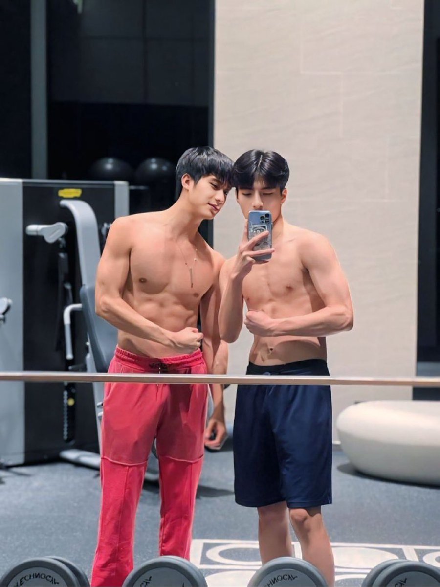 UncleRyanBL's tweet photo. 🤤 🤤🤤 #AddictedHeroinTheSeries #AddictedEp1 #AugustVachiravit
#AddictedEp2 #AugustMac
#AddictedEp3 @AugustZu
#AddictedEp4
#AddictedEp5
#AddictedEp6 https://t.co/0JqiMakvnX