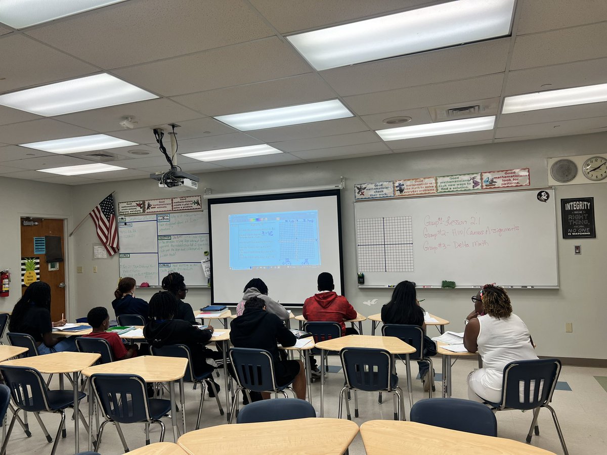AP_LindaBailey's tweet image. Math stations in action! 🔢 One group is working closely with the teacher, while another is tackling problems using tech. Blending personalized support with independent learning! Big thanks to our dedicated teacher for making math engaging! 💻📚 #MathStations #ColtsUnited 💚💙