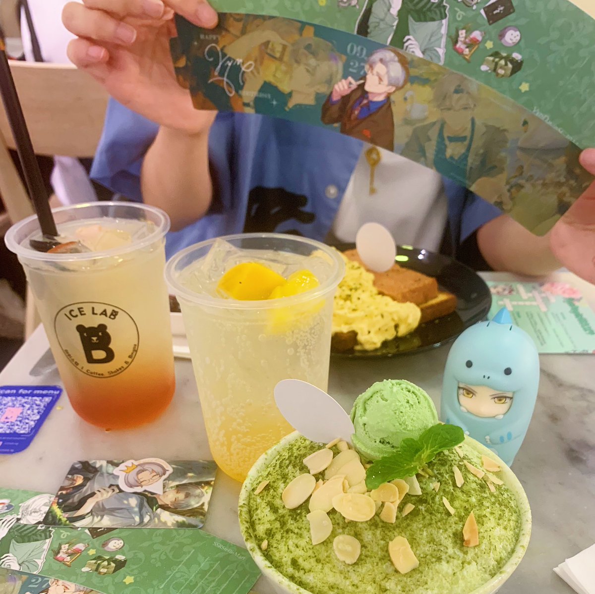 kiraaarei's tweet photo. My first CSE in SG. I ✈️ for Vyn &amp; thank you guys for making me feel included 🙈 I can be shy &amp; awkward but I can’t stop talking once you let me to 🫶🏻 Had fun today, till next time 🙌🏻

@SSRStellisMart #VynDayinSG2024 https://t.co/kfHaB29D7Q