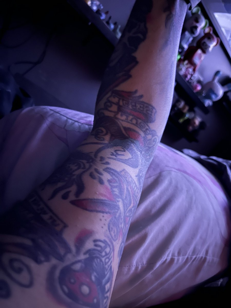 Nick_Barnes's tweet image. If anyone knows how to get muscular look arms DM me #ibasicallyquitworkingout #startingpoints