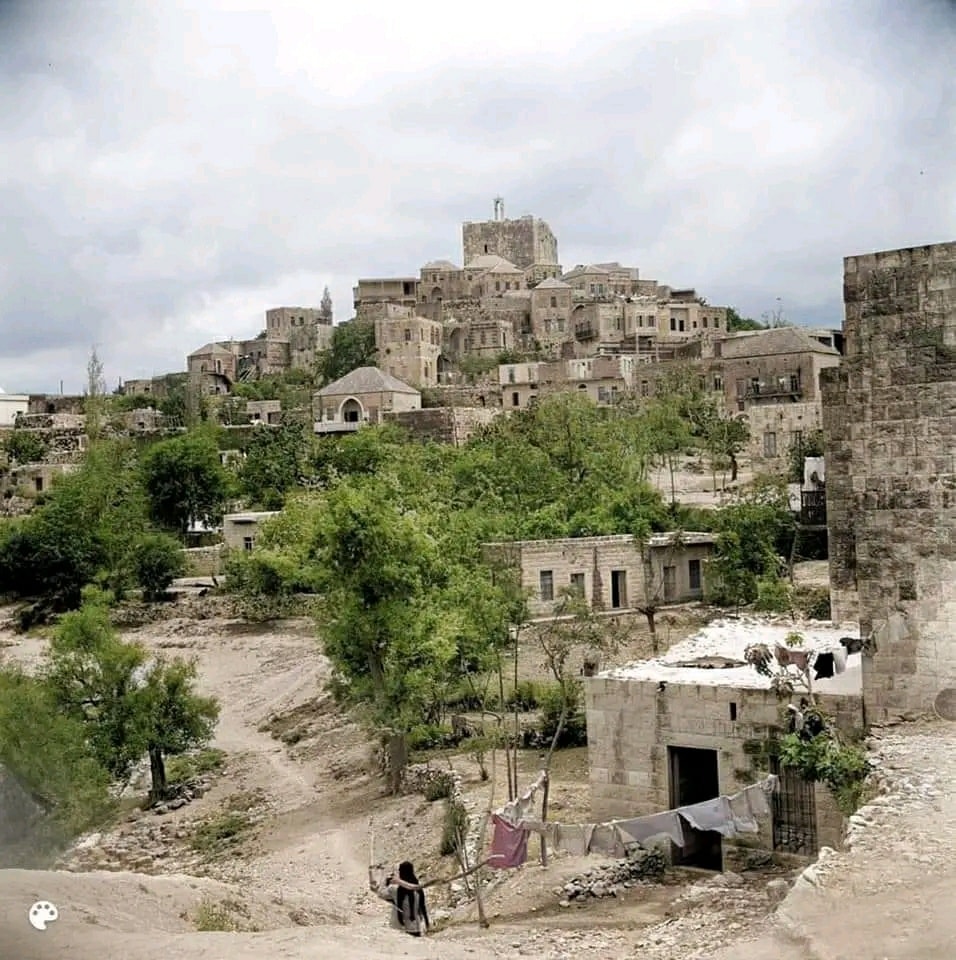 arap_ajans's tweet image. 🇸🇾#Suriye'nin #Tartus Valiliğine Bağlı #Safit İlçesinden 1950 Yılında Çekilen Fotoğraf...
Telegram_Kanalımız: t.me/SuriyeArapHabe…
SANA Site: sana.sy/tr/
Facebook Sayfamız : facebook.com/SANAHaberAjans…