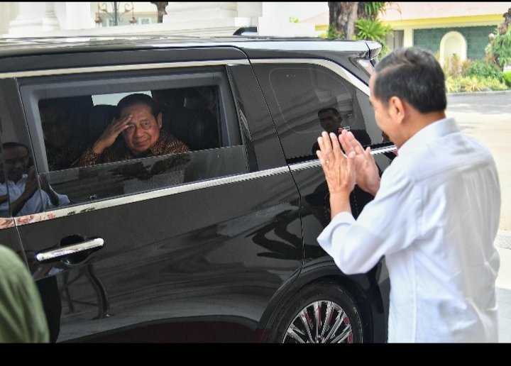 Danangindra19's tweet photo. Pemimpin yang saling menghargai...inilah contoh yang sangat baik dan harus kita tiru.... Lihat seperti ini..... Adem rasanya .. https://t.co/ADD6Xl6AHU
