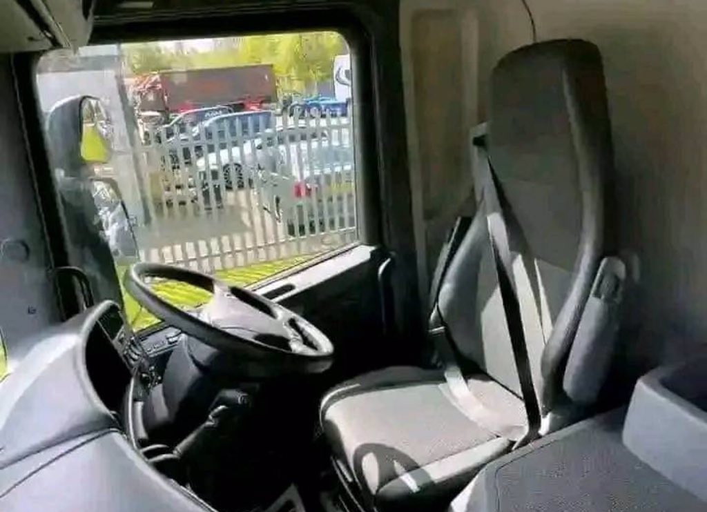 KateSmith884094's tweet photo. Trucks available for sell and Rent https://t.co/ZAzSlgul0t