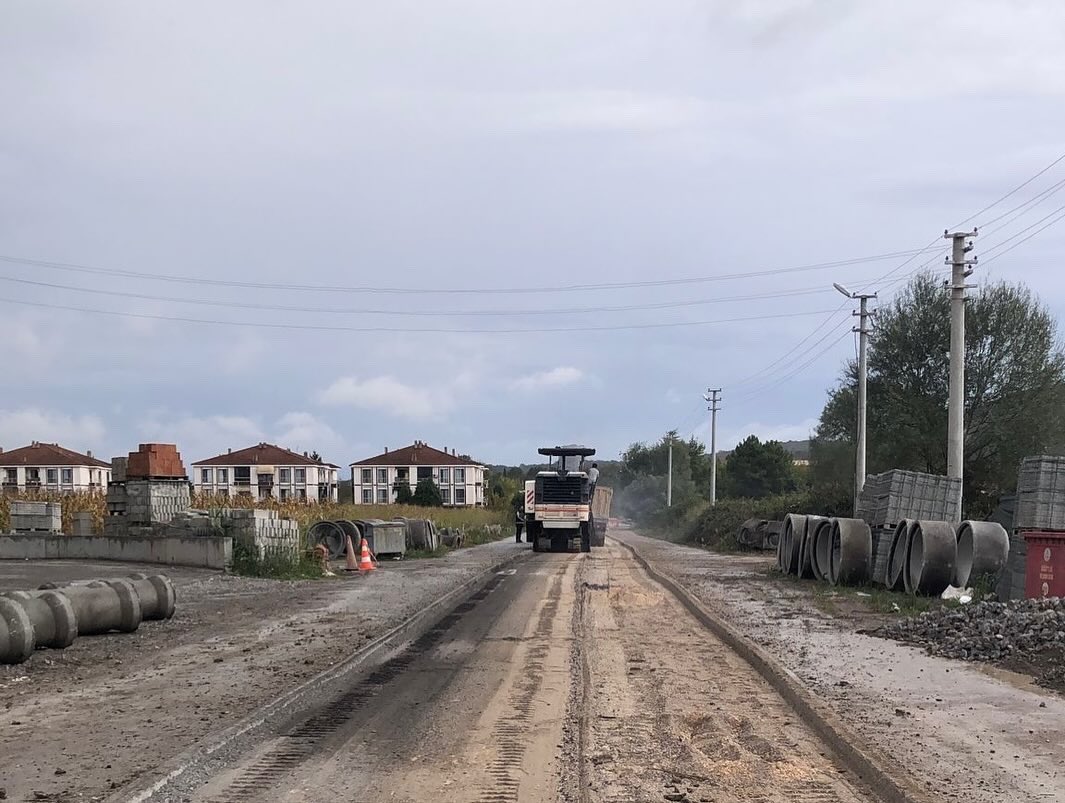 slckkurt's tweet photo. İlçemizi güçlü altyapısına kazandırmak için Atık Su Hattı ve İçme Suyu Hattı çalışmalarına aralıksız devam ediyoruz. 

Gelecek nesillerin Söğütlü’sünü çok çalışarak birlikte inşa edeceğiz…

#GelecekNesillerİçinSöğütlüBelediyesi https://t.co/dM8alZsYRc