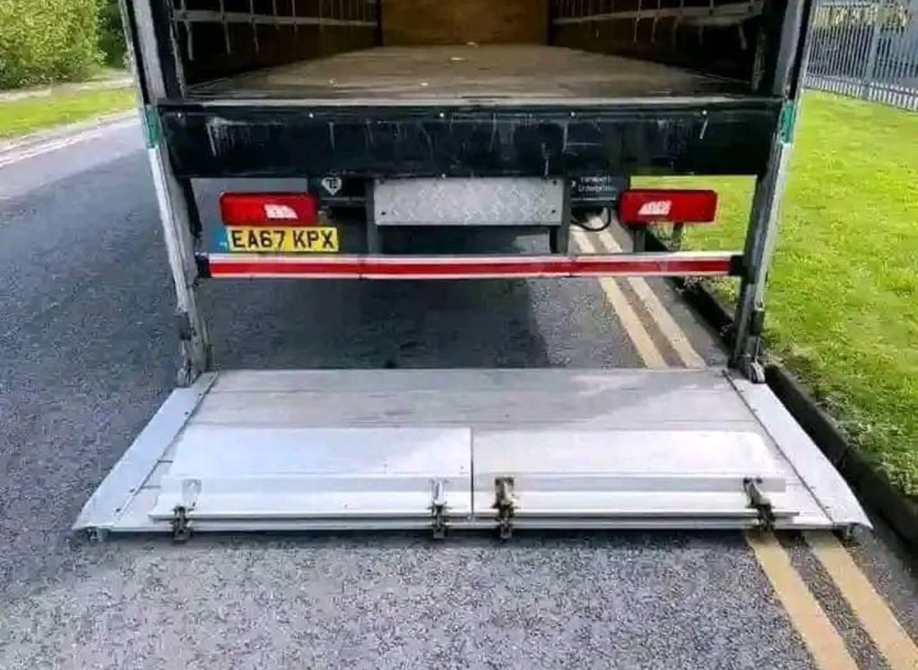 KateSmith884094's tweet photo. Trucks available for sell and Rent https://t.co/Q6am4fYRH2