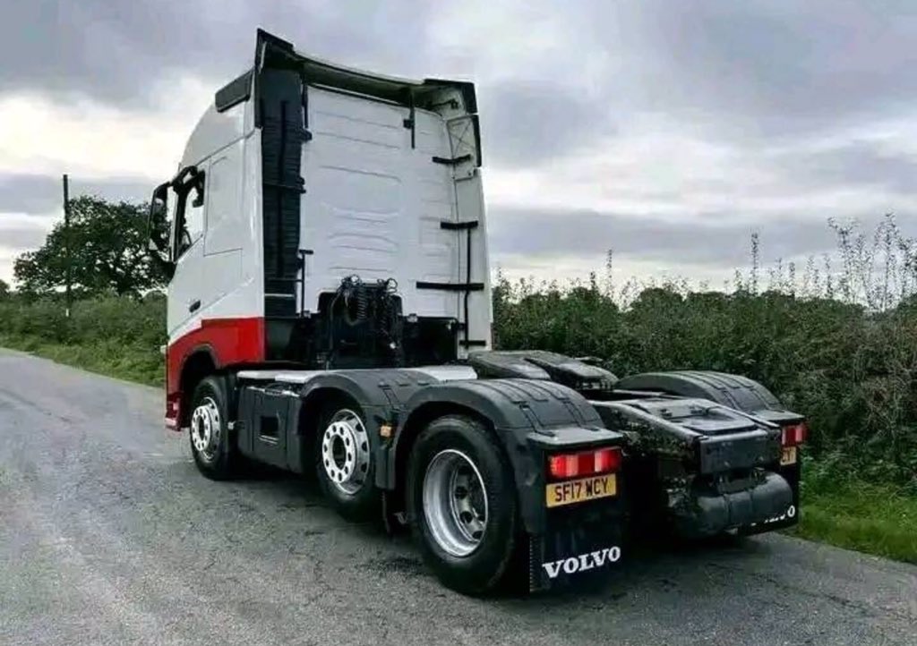 KateSmith884094's tweet photo. Trucks available for sell and Rent https://t.co/HXUwY4boKu