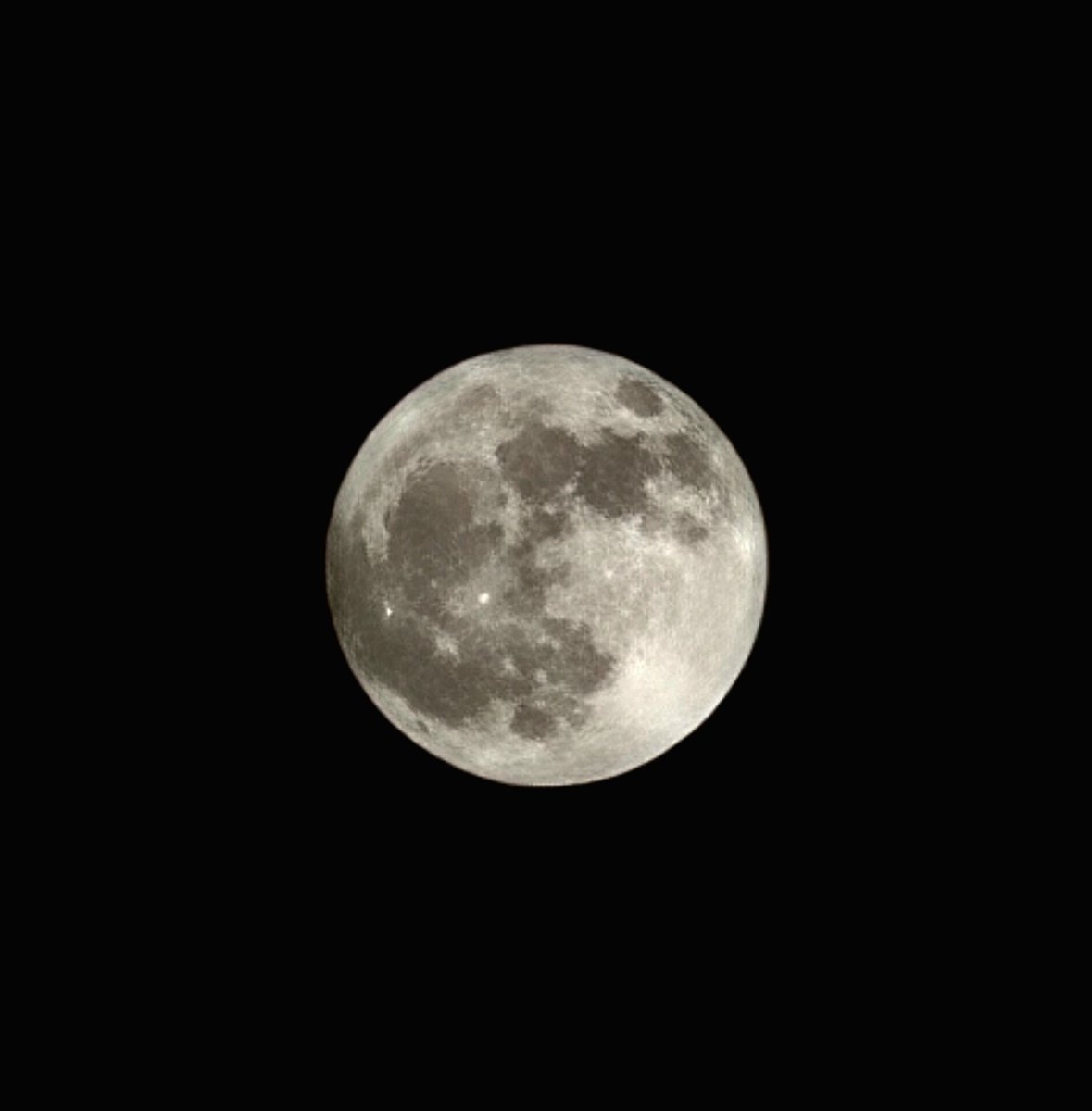 VJSoni02's tweet photo. #vjsoni_clicks
#moon
#photography https://t.co/cRl6zkcxkD
