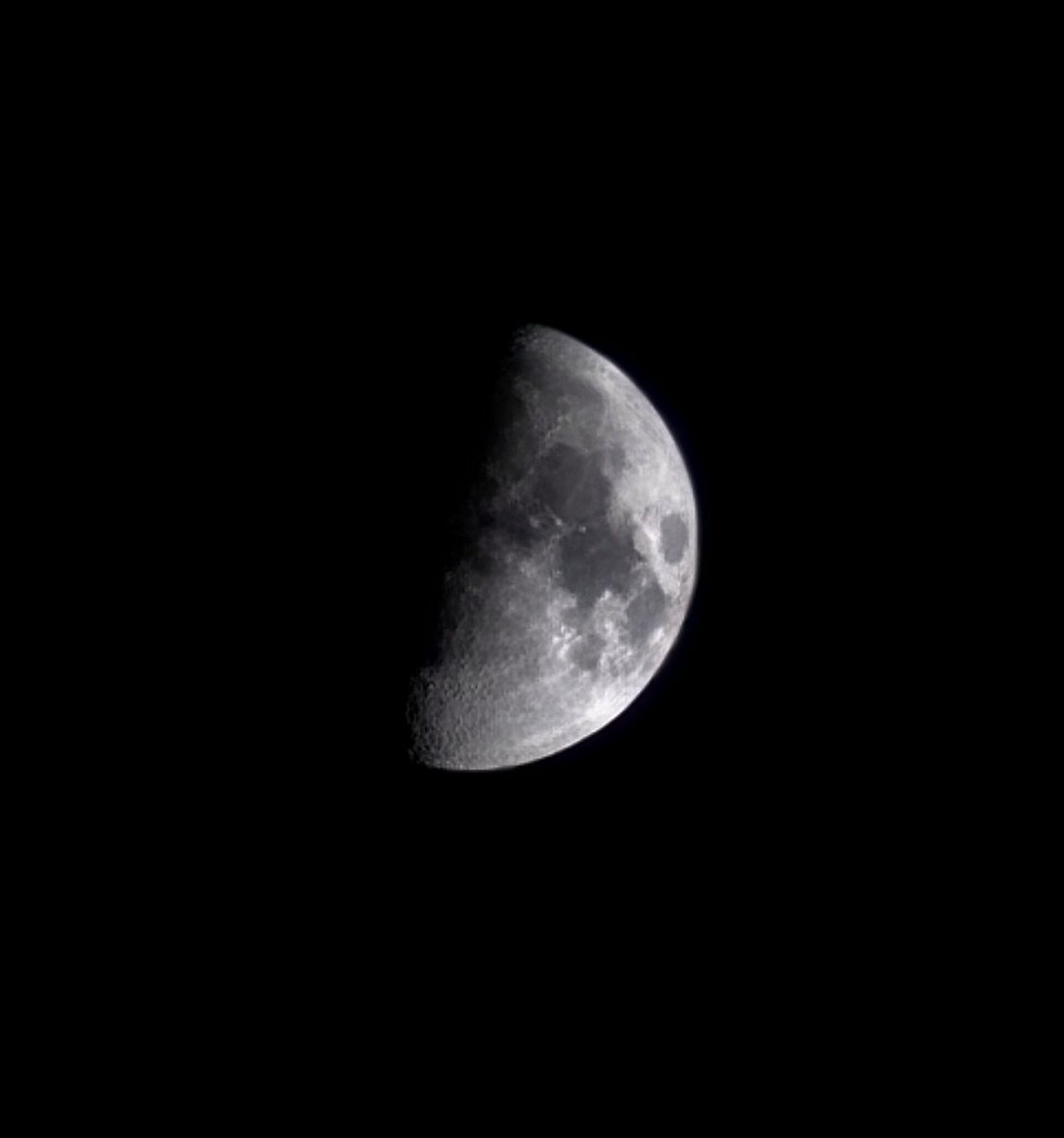 VJSoni02's tweet photo. #vjsoni_clicks
#moon
#photography https://t.co/cRl6zkcxkD