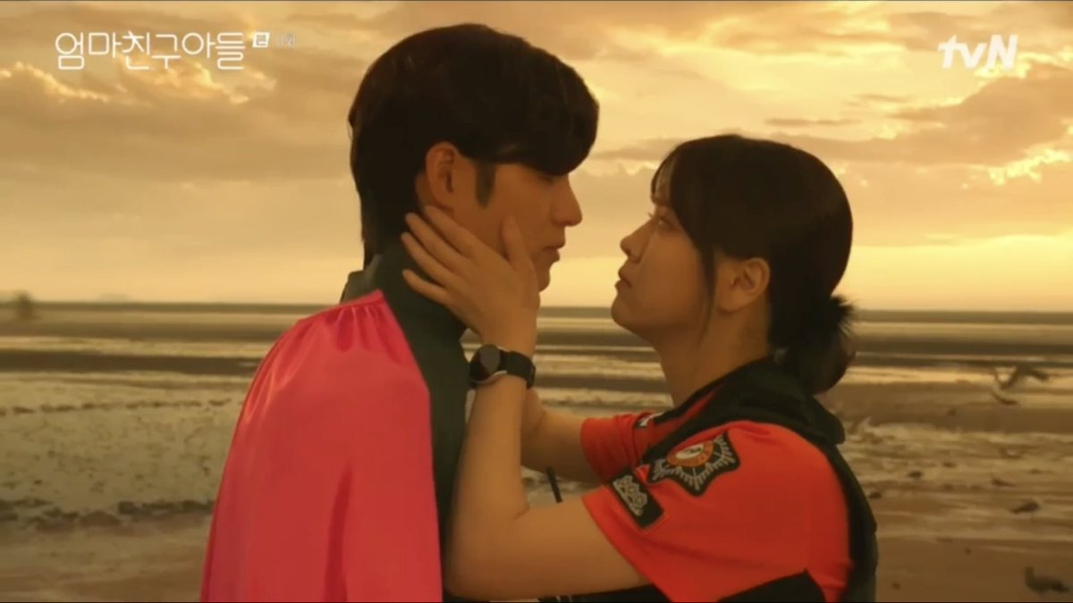 oohberrynice's tweet photo. This part, Mouem’s dream is so funny!
#LoveNextDoorEp11 https://t.co/tDFLQi3Hk1
