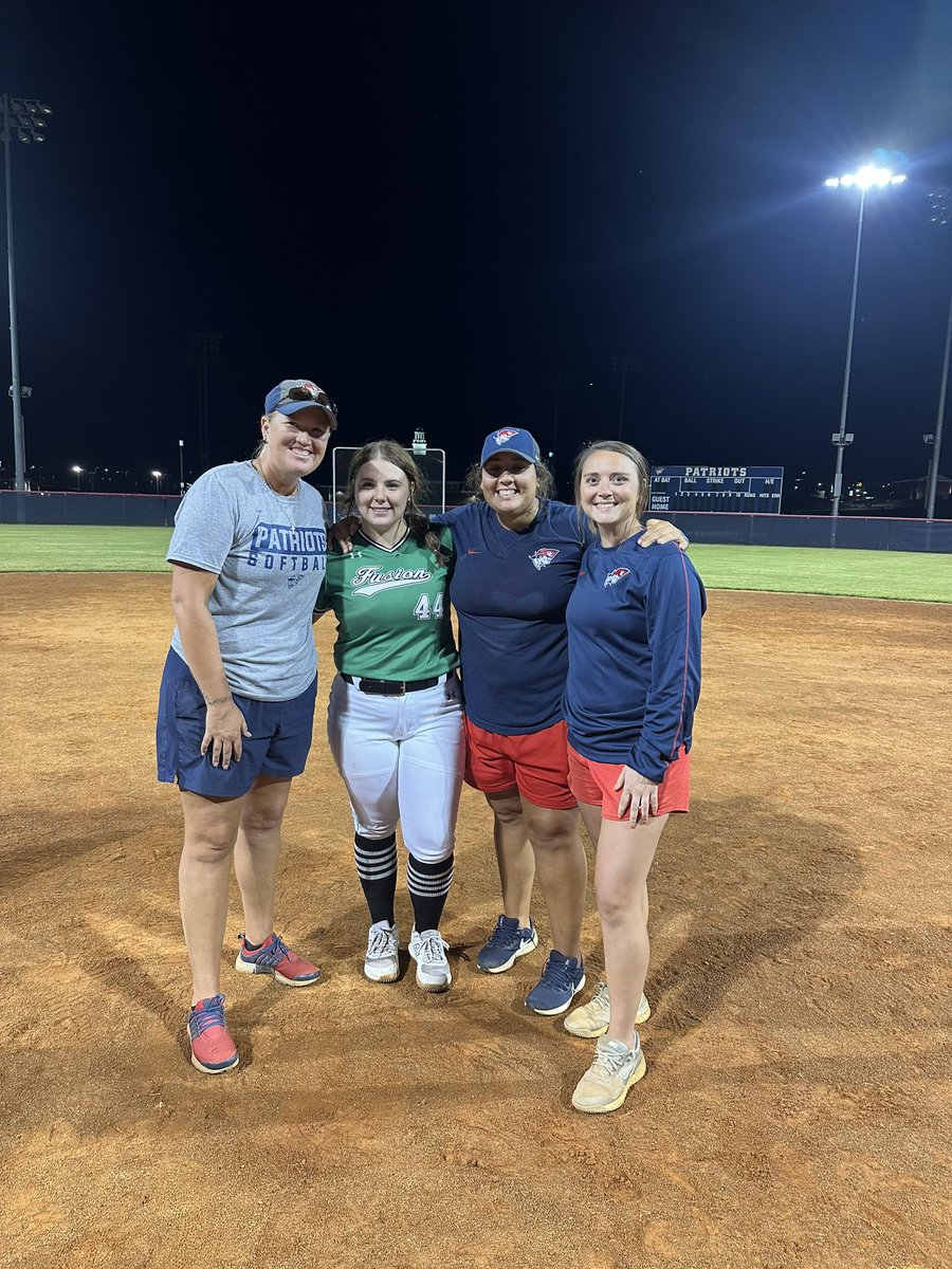 Kylee Huff (@kyleehuff2027) on Twitter photo It was so fun being at the University of Cumberland and getting the opportunity to learn from these great coaches and getting to talk to the players! Thank you!! <a href="/Patriots_UC_SB/">UC Patriots SB</a> <a href="/BaileyDillender/">Bailey Dillender</a>
<a href="/FusionSB_16Nats/">Fusion 16U National Unruh/Greenwood</a> <a href="/ryandgreenwood/">Ryan Greenwood</a> <a href="/FusionSB_/">Fusion</a> It was so fun being at the University of Cumberland and getting the opportunity to learn from these great coaches and getting to talk to the players! Thank you!! <a href="/Patriots_UC_SB/">UC Patriots SB</a> <a href="/BaileyDillender/">Bailey Dillender</a>
<a href="/FusionSB_16Nats/">Fusion 16U National Unruh/Greenwood</a> <a href="/ryandgreenwood/">Ryan Greenwood</a> <a href="/FusionSB_/">Fusion</a>