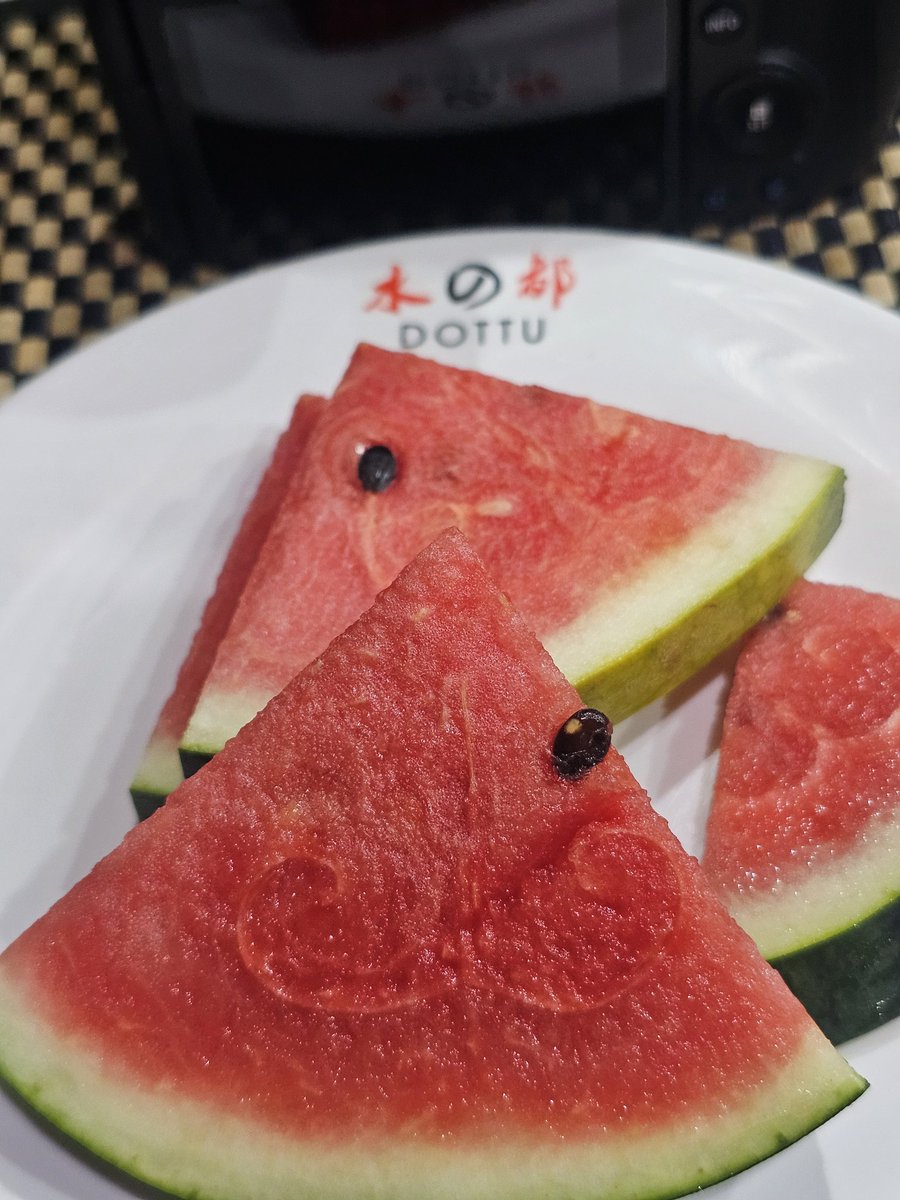 KKTh0616's tweet photo. แตงโมงที่ผู้ชายหลายคนไม่ชอบกิน
ทำไมน่าาา??
#ภูเก็ต #ภูเก็ตเงี่ยน #ภูเก็ตทัก https://t.co/uJQHokLxvZ