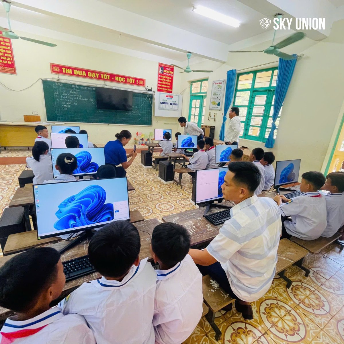 SKY UNION tweet media