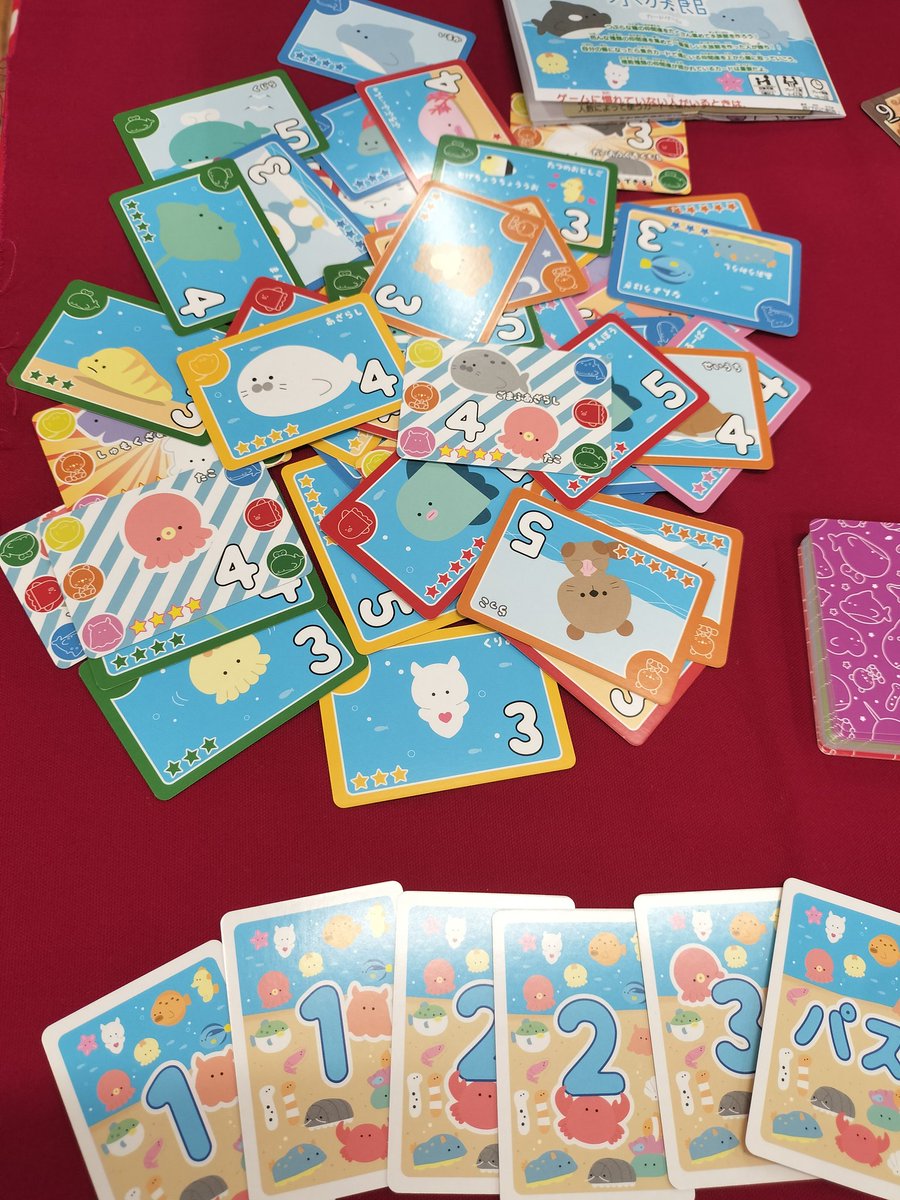 boardgame_yuika's tweet photo. 【あつめよう!つぶらな瞳の水族館】
かわいいがいっぱいいい🤍🤍🤍
何よりあざらしが赤ちゃんと大人ごまふあざらし描き分けされているのが最高ですね💖笑
めちゃかわだけど、ルールを教えてもらったら可愛いだけじゃないワクワク詰まってた👀⁉️
良さん(@r3ryonak)ありがとんととん😆🤝❤️🔥
#BGCONNECT https://t.co/auBDZEz2Ms