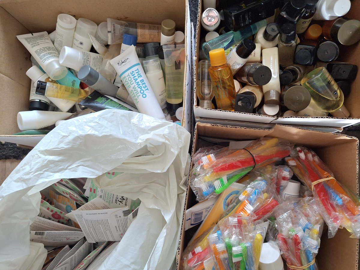 3 boxes &amp; 2 bags of donations for #comfortbags 🧡.
The comfort bag scheme began in 2015 in <a href="/GirlguidingGMW/">Girlguiding GMW</a> &amp;are given to local hospitals &amp;other local organisations.
It has been adopted across the <a href="/Girlguiding_NWE/">Girlguiding North West England</a> &amp;in many parts of the country.
girlguidinggmw.org.uk/comfort-bags
<a href="/Girlguiding/">Girlguiding</a>