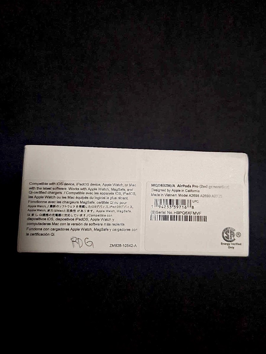 snorlughx's tweet photo. ‼️ FOR SALE ‼️

Airpods Pro 2nd Generation

Brand New &amp; Sealed!! Fresh from U.S.A 🇺🇸 

Original Price: ₱14,990
SELLING PRICE: ₱11,500

Meet up Sm Cabanatuan or via LBC

pm me if you are interested or for more info! 📩 thank youuu!! https://t.co/pMTMeTsnFq