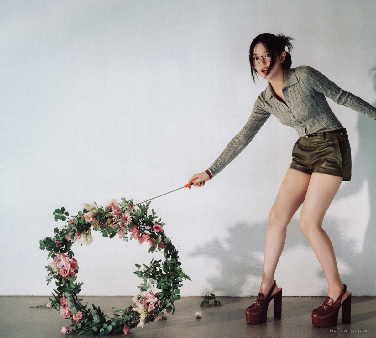 newjeansroom's tweet photo. 뉴진스 하니 데이즈드 뮤직앤뮤지션 스캔 (1) https://t.co/UwGdG7tn5M