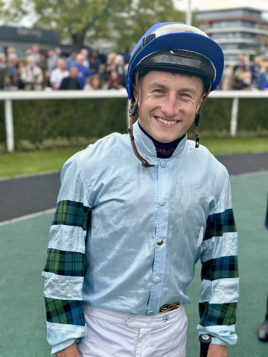 MCYeeehaaa's tweet photo. Goodbye Not So Sleepy. What a good guy. @TomMarquand @NewburyRacing @AtTheRaces 🙏🙏🙏 Have a Yeeehaaa! 🏇💪 https://t.co/31URtRwBff