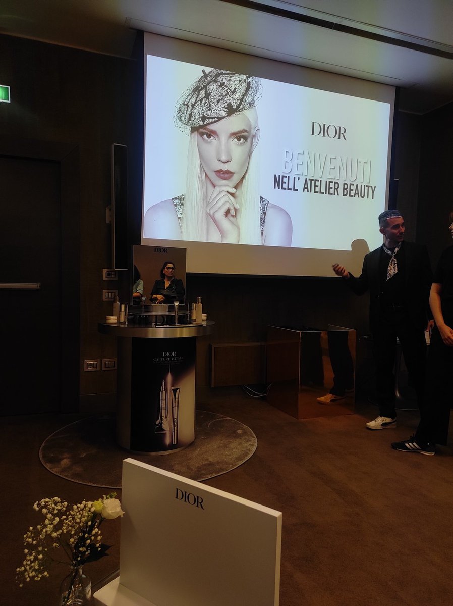 Valby_S's tweet image. Evento Dior Milano