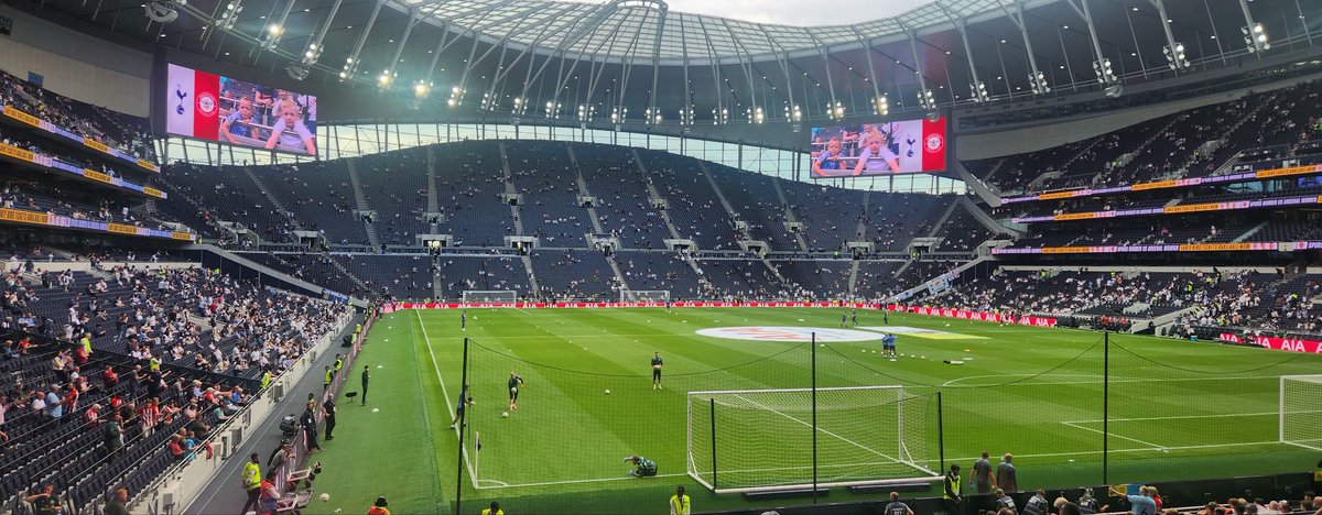 TheChauffeur_'s tweet photo. Benvenuti allo Stadio Tot'nam Innit...
#TotBre
#S4E5 https://t.co/3ecDn0UM3k