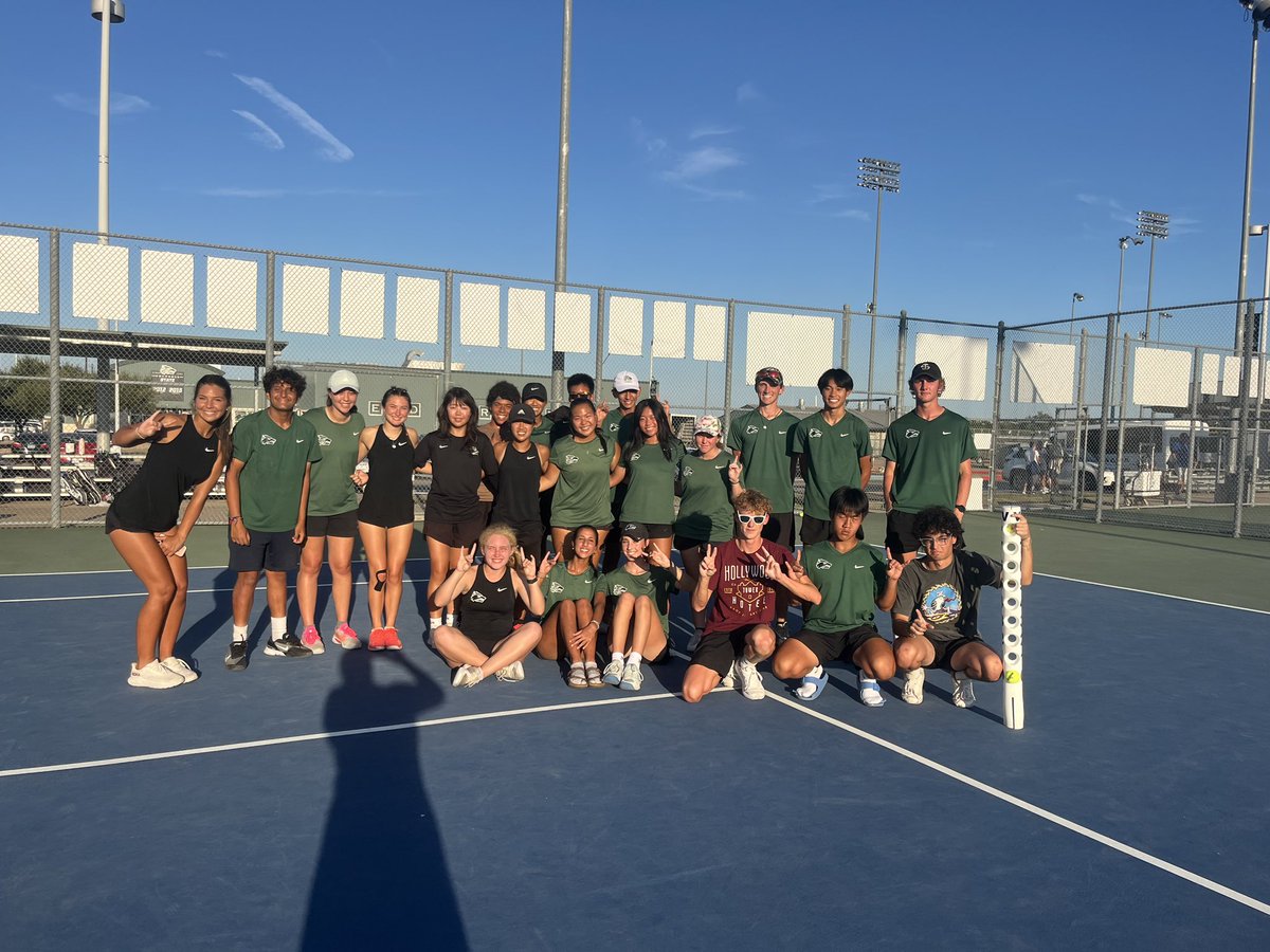 Great job varsity on their win over Lehman to finish regular district play! ➡️District Tournament starts next week!🎾🎾 #cpproud #twolves