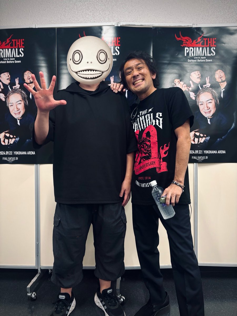 ライブ後の祖堅さんと一枚。
チクビ見えてるな、自分。
とにかくおつかれさまでした！
#THEPRIMALS