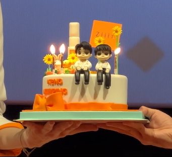 Apr1348's tweet photo. น่ารักทั้งแบรนด์ ทั้งเค้ก ทั้งคนรับ อุ๋งอิ๋งใจมาก 🫶✨

#ZiiiTFanFestxKengNamping
#ZiiiT #KengNamping https://t.co/HSeAKJ3rgG